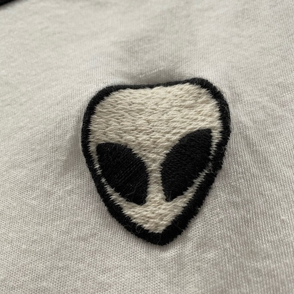 two alien shirts - Picture 5 of 6